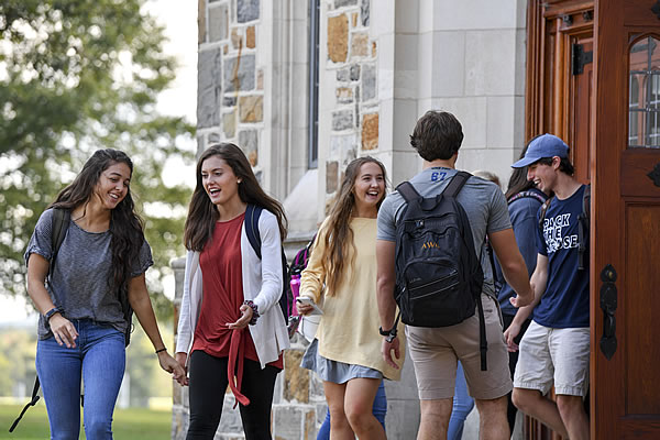 Students entering the Alumni Center at Berry